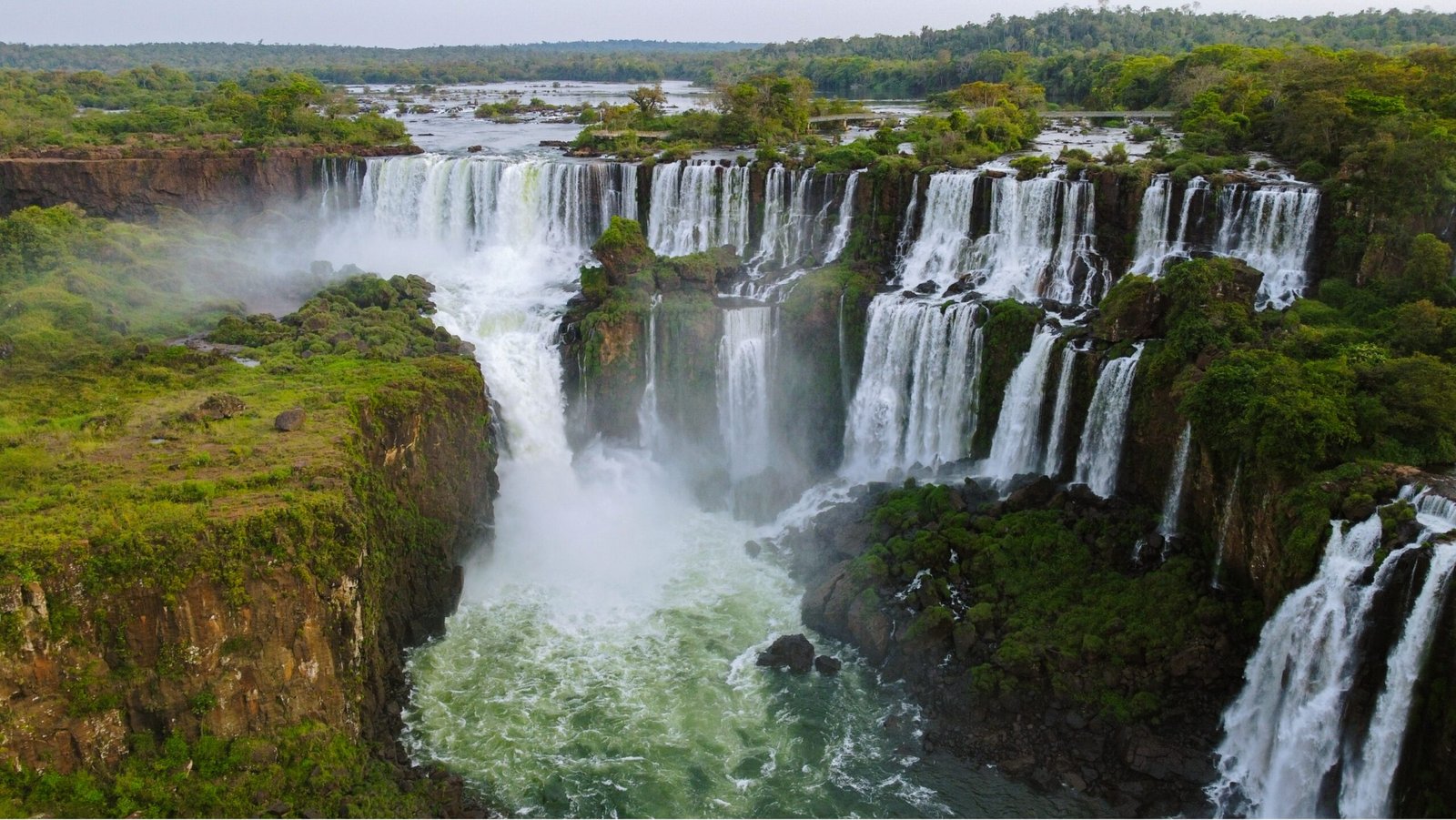 View of beautiful Iguazú Falls